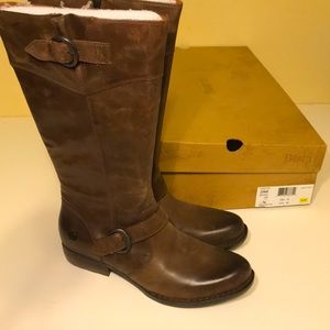 NEW IN BOX!!! Born Women’s Leather boots Sz 10
